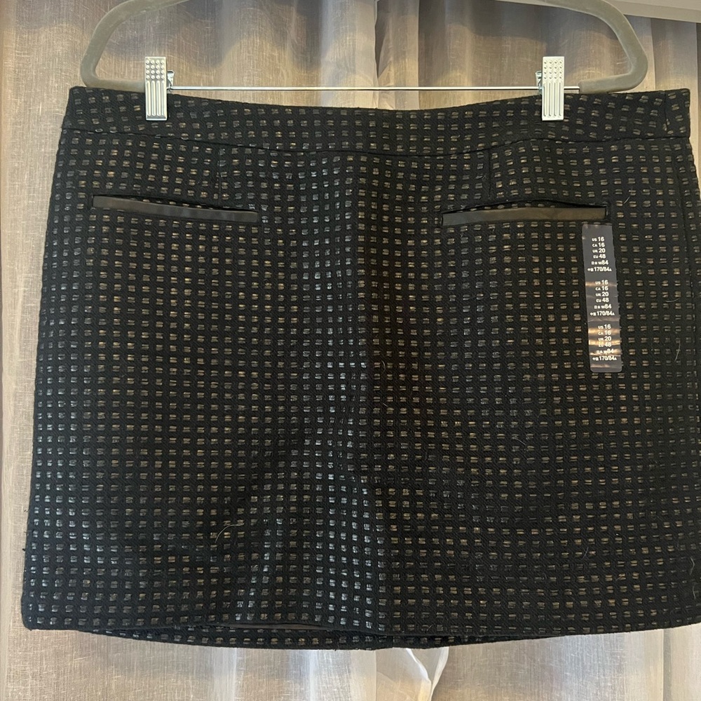 Gap skirt w/ front pockets